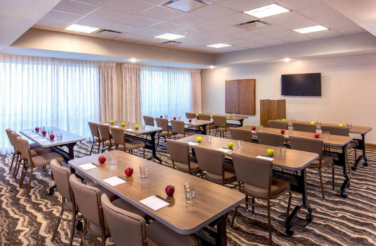 Staybridge Airport By Ihg Hotel