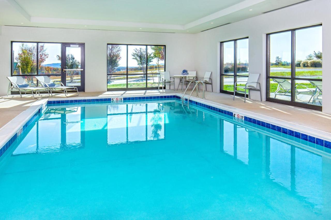 Staybridge Airport By Ihg Charlottesville
