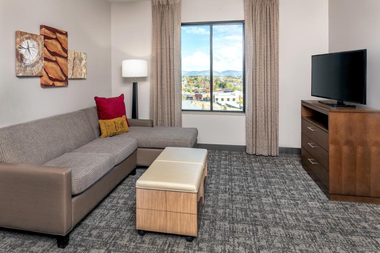 Staybridge Airport By Ihg Hotel 3*